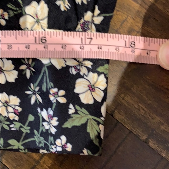 Pink Martini floral top - Picture 4 of 4